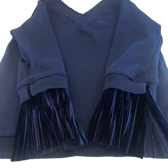 J.O.A Los Angeles Navy Blue V-neck Dressy Sweatshirt Pleated Cuffs Top Medium - Picture 3 of 8